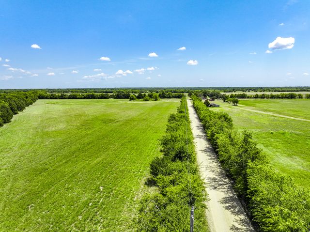 5726 County Road 4100, Greenville, TX 75401