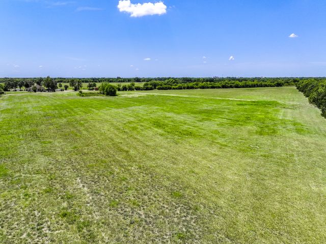5726 County Road 4100, Greenville, TX 75401