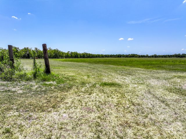 5726 County Road 4100, Greenville, TX 75401