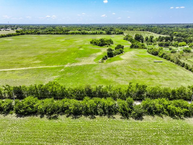 5726 County Road 4100, Greenville, TX 75401
