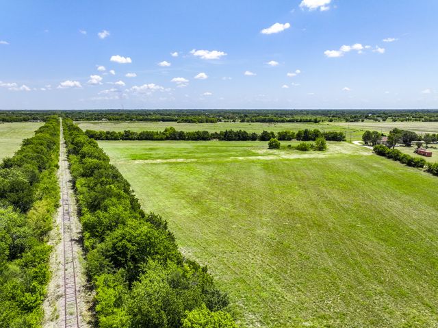 5726 County Road 4100, Greenville, TX 75401