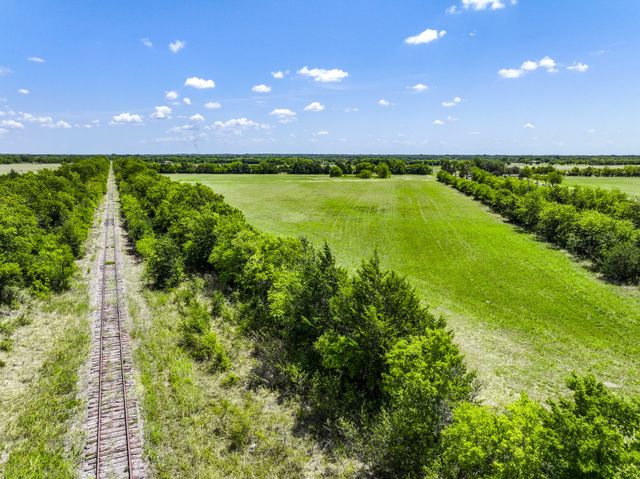 5726 County Road 4100, Greenville, TX 75401
