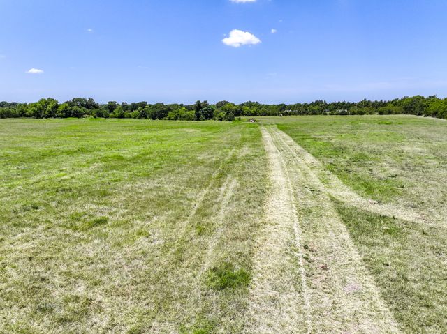 5726 County Road 4100, Greenville, TX 75401