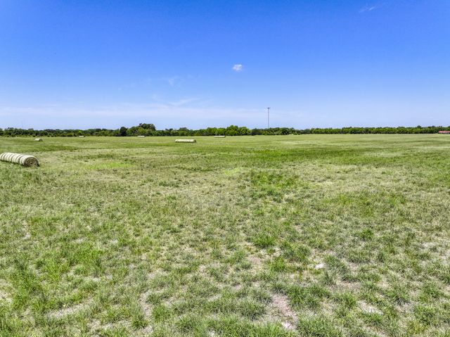 5726 County Road 4100, Greenville, TX 75401