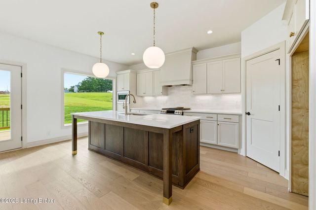 7209 Sunset Ln, Crestwood, KY 40014