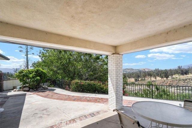 5064 Mariposa Drive, San Bernardino, CA 92404