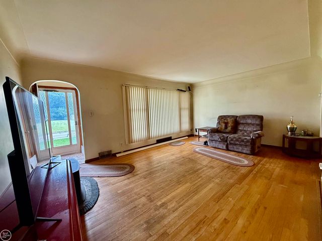 13490 Brainwood Street, Warren, MI 48089