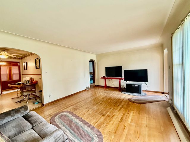 13490 Brainwood Street, Warren, MI 48089