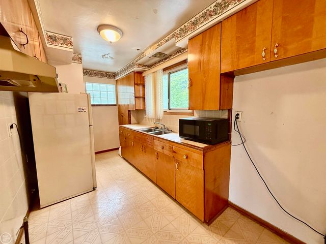 13490 Brainwood Street, Warren, MI 48089