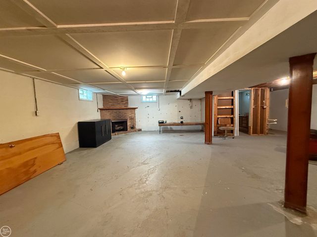 13490 Brainwood Street, Warren, MI 48089