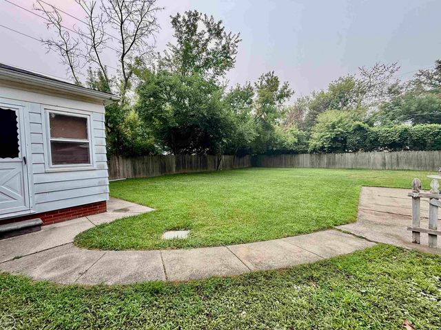 13490 Brainwood Street, Warren, MI 48089