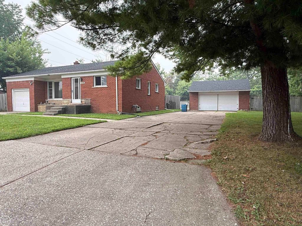 13490 Brainwood Street, Warren, MI 48089