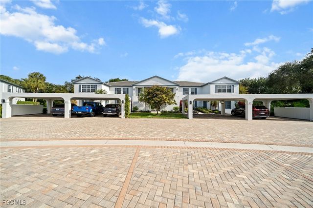 871 Tanbark DR 101, Naples, FL 34108