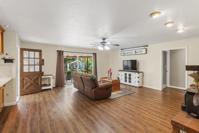 9119 Georgia Ln, Modesto, CA 95357