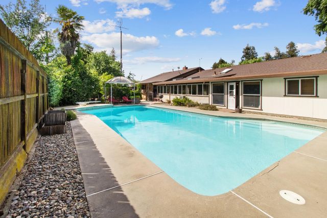 9119 Georgia Ln, Modesto, CA 95357