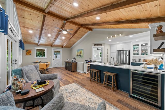244 Lake View Court, Lavonia, GA 30553