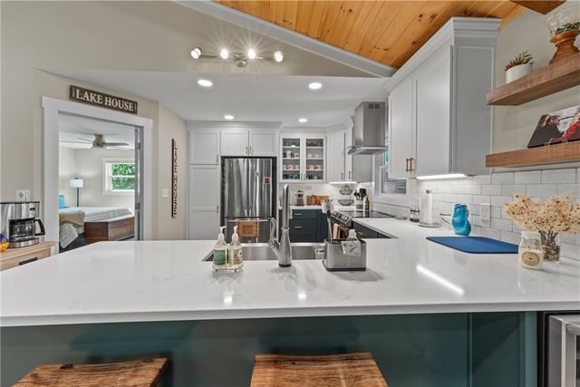 244 Lake View Court, Lavonia, GA 30553