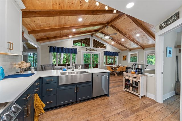 244 Lake View Court, Lavonia, GA 30553