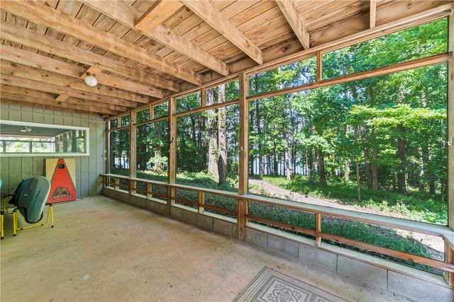 244 Lake View Court, Lavonia, GA 30553