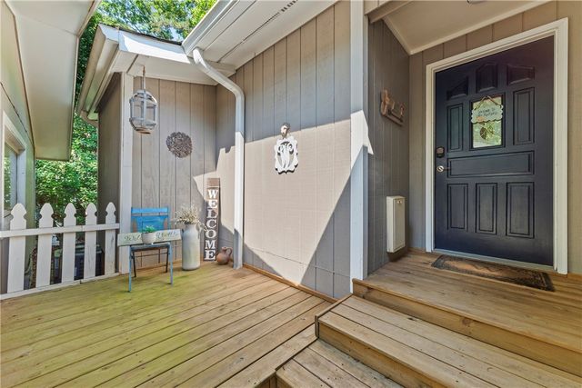 244 Lake View Court, Lavonia, GA 30553