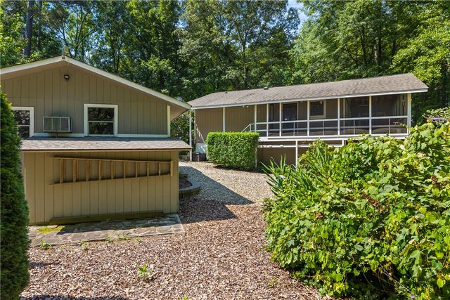 244 Lake View Court, Lavonia, GA 30553