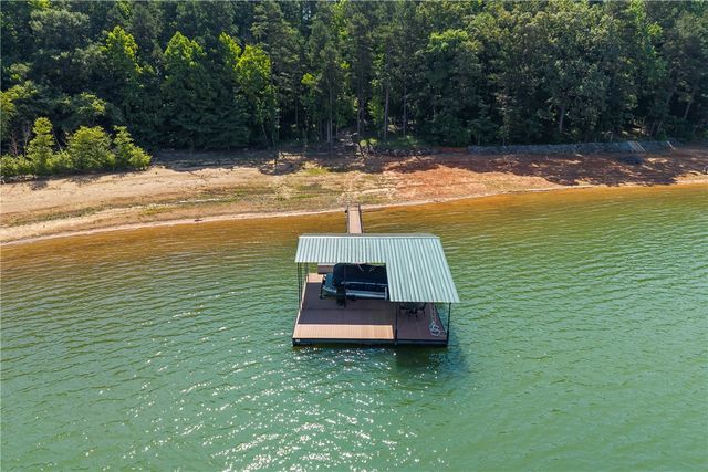 244 Lake View Court, Lavonia, GA 30553