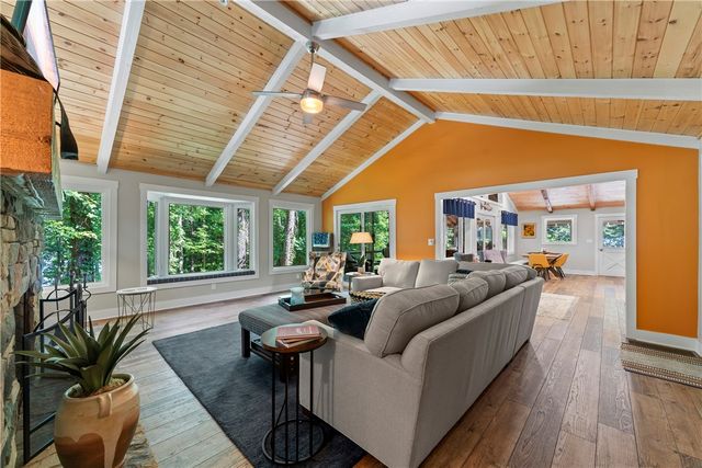 244 Lake View Court, Lavonia, GA 30553