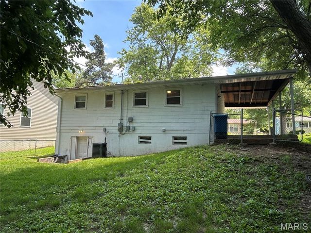 6023 Shillington Drive, St Louis, MO 63134