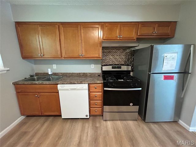 6023 Shillington Drive, St Louis, MO 63134