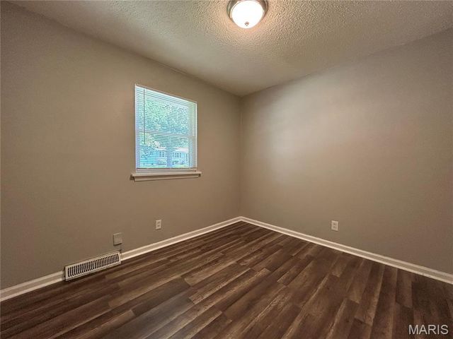 6023 Shillington Drive, St Louis, MO 63134