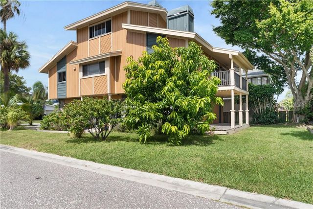 17601 1ST STREET E, Redington Shores, FL 33708
