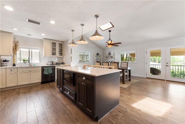 17601 1ST STREET E, Redington Shores, FL 33708