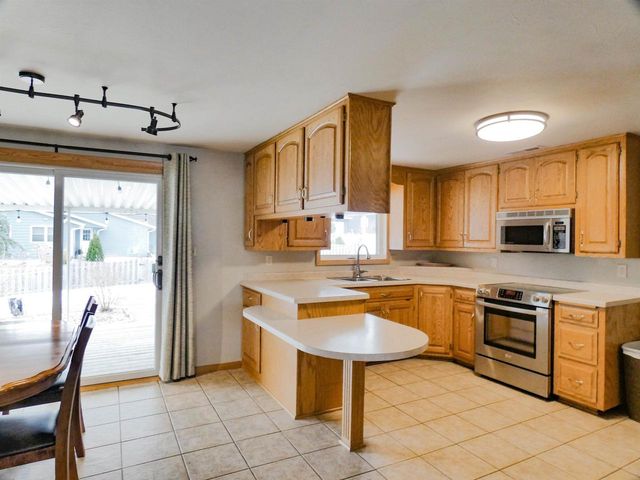 929 MARVELLE LANE, Green Bay, WI 54304