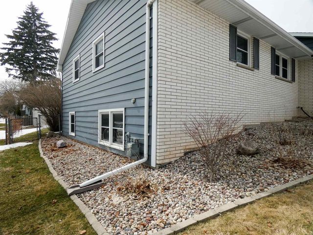 929 MARVELLE LANE, Green Bay, WI 54304