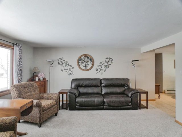 929 MARVELLE LANE, Green Bay, WI 54304