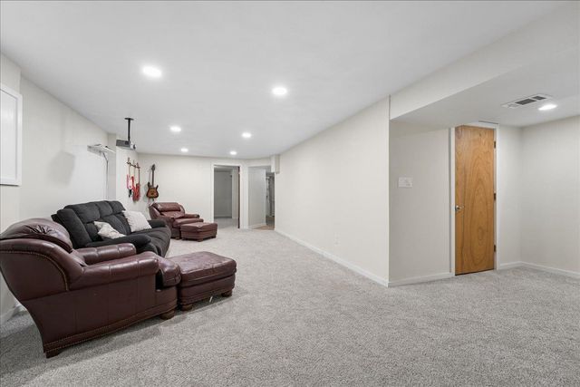 431 Thomas Court, Oregon, WI 53575