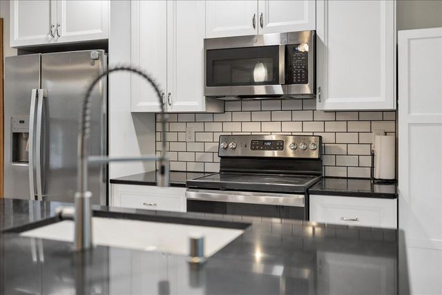 431 Thomas Court, Oregon, WI 53575