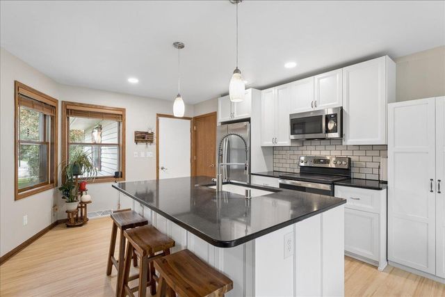 431 Thomas Court, Oregon, WI 53575