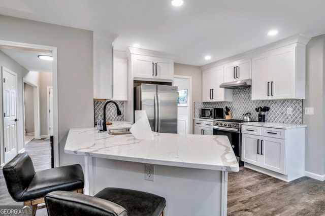 8008 Clearview Circle, Riverdale, GA 30296