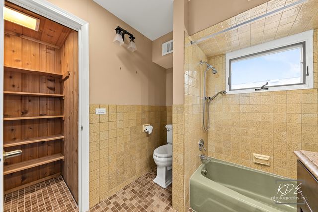 330 S Maple Street, Itasca, IL 60143