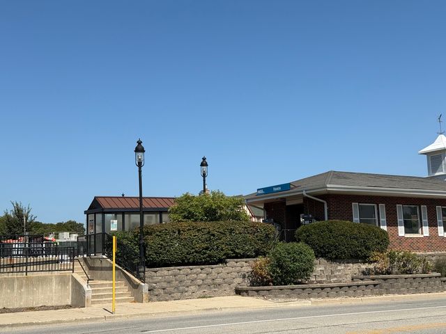 330 S Maple Street, Itasca, IL 60143