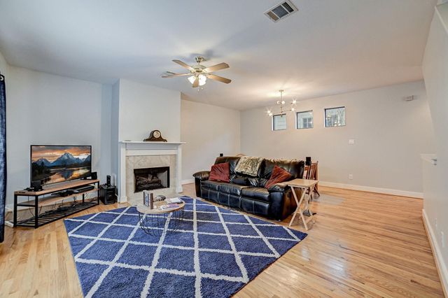 5838 Larkin Street, Houston, TX 77007