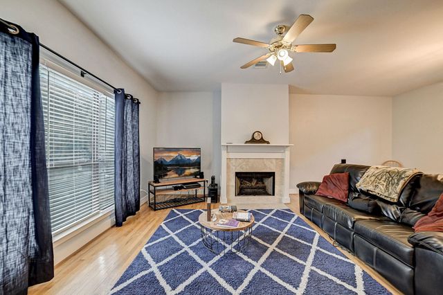 5838 Larkin Street, Houston, TX 77007