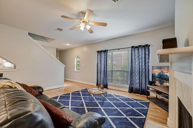 5838 Larkin Street, Houston, TX 77007