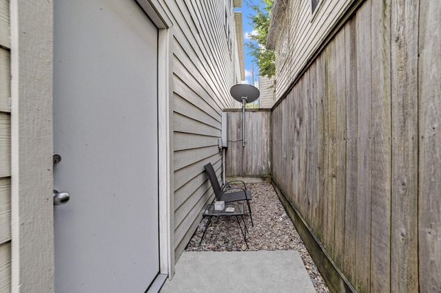 5838 Larkin Street, Houston, TX 77007