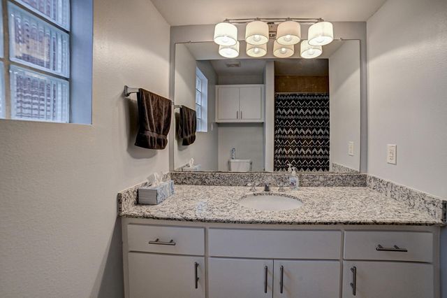 5838 Larkin Street, Houston, TX 77007