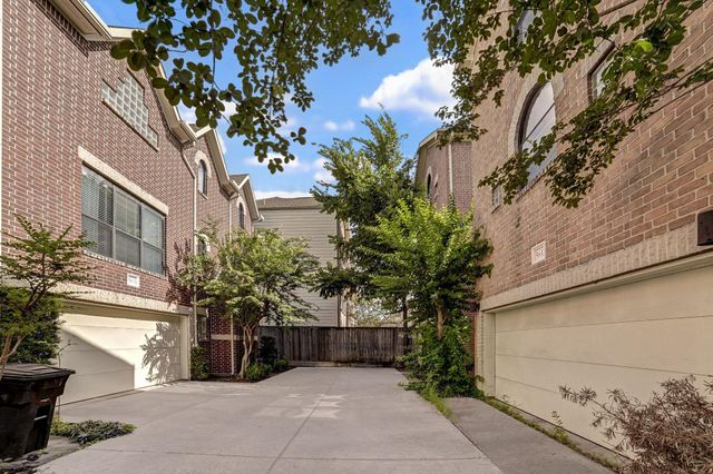 5838 Larkin Street, Houston, TX 77007