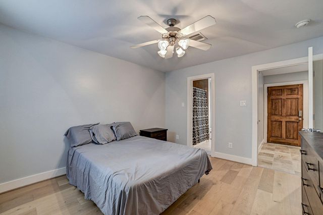 5838 Larkin Street, Houston, TX 77007