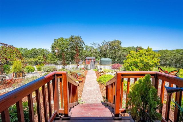 6920 Pano Ln, Somerset, CA 95684