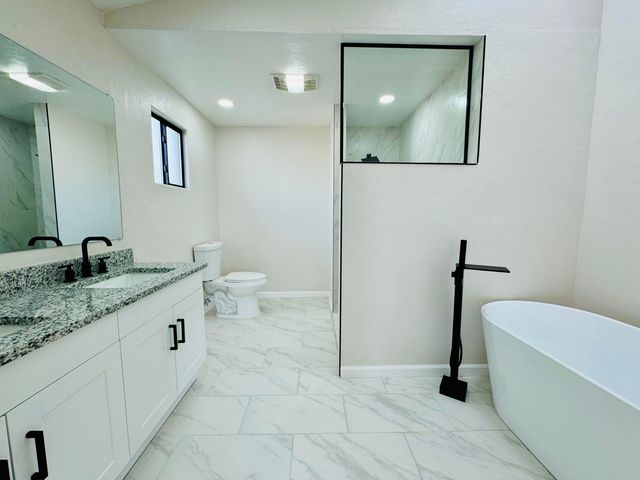 2205 Marie Place NW, Albuquerque, NM 87104